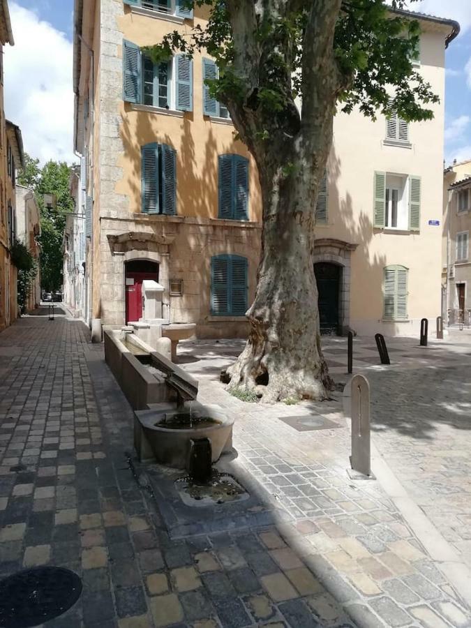 Charmant T2 Dans Le Vieux Centre De La Valette Du Var Apartment Exterior photo